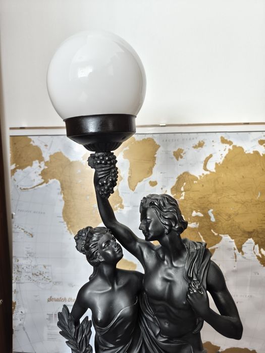 Candeeiro de pé com 67 cm