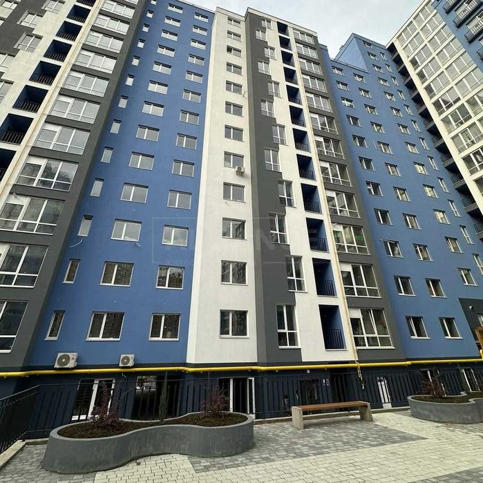 2к квартира двостороння квартира з кухнею студіо у ЖК Княгинин