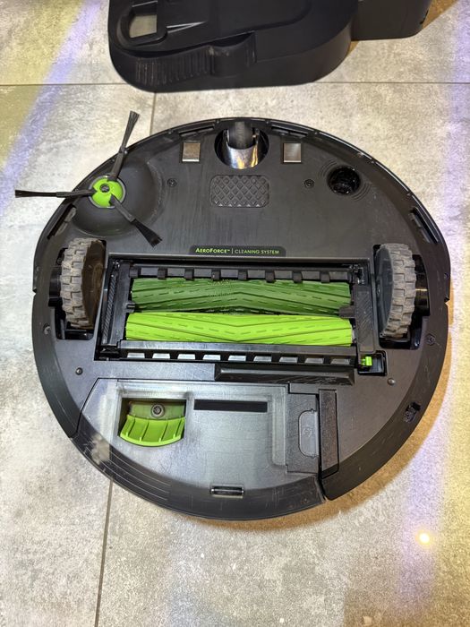 Robot sprzatajacy iRobot Roomba i4