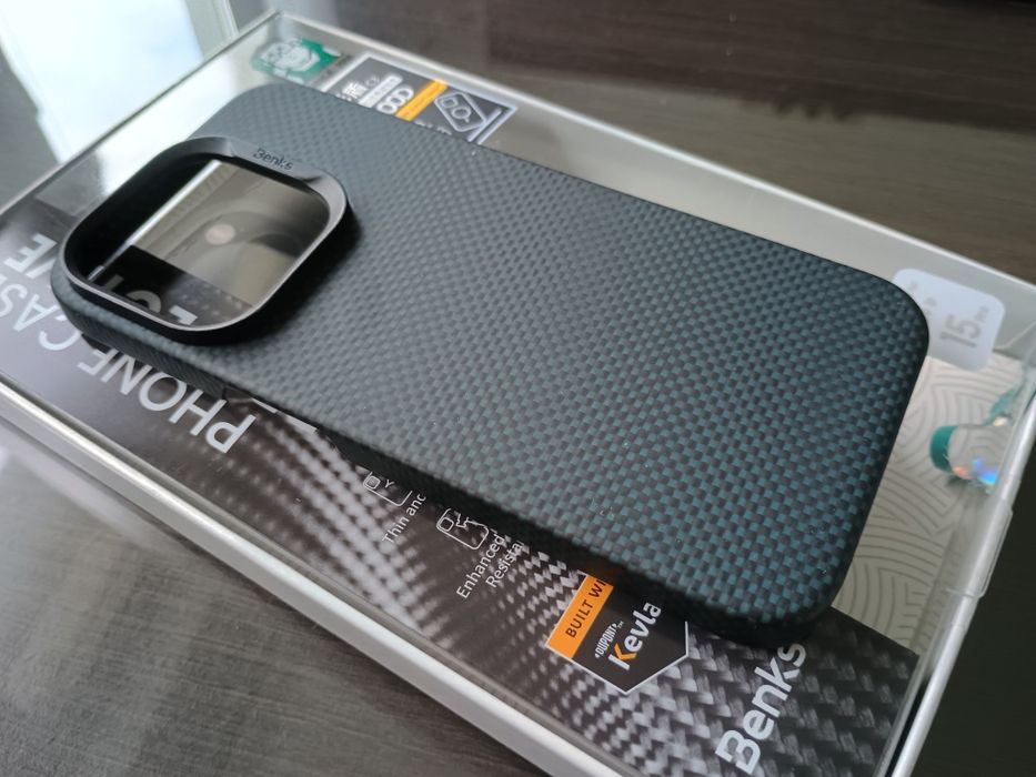 Чохол Benks на iPhone 15Pro Кевларовий