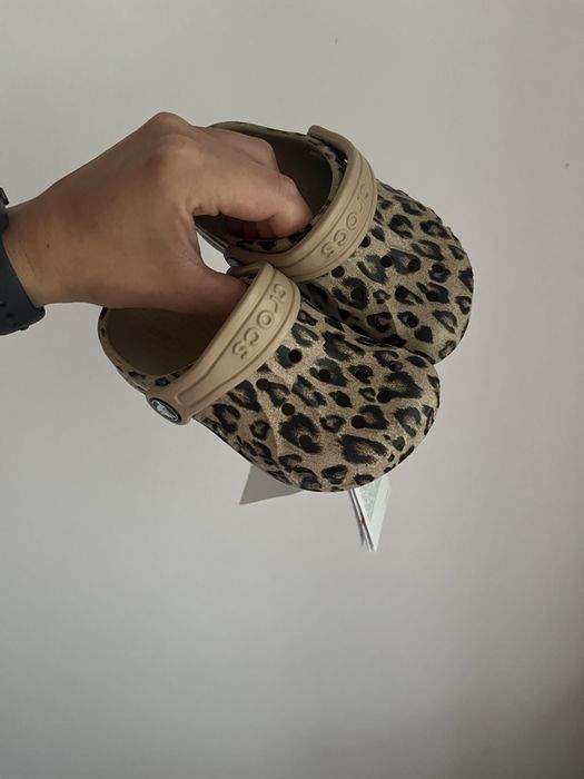 Crocsy w panterke c8 rozmiar 24/25