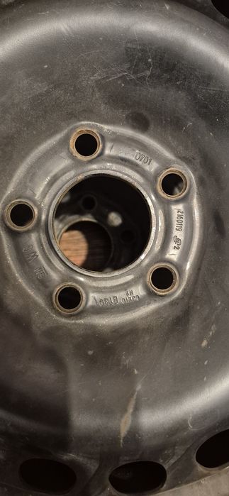 Felgi stalowe z oponami zimowymi 6J x 16 ET 39 H2 GM.