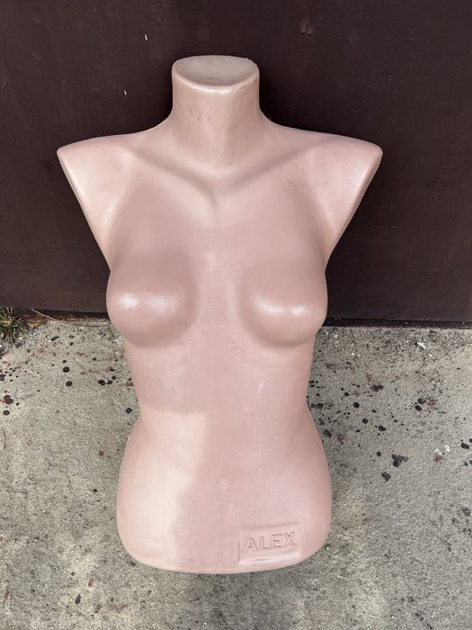 Манекен (торс жіночий)