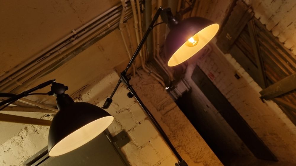 Oświetlenie 2 x lampa loft retro + statyw - klub, studio, bar, biuro