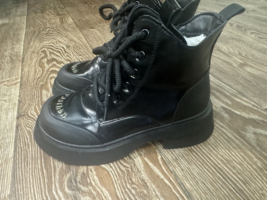 Продам зимние сапожечки