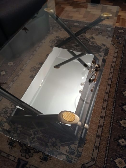 Mesa de apoio de sala em vidro