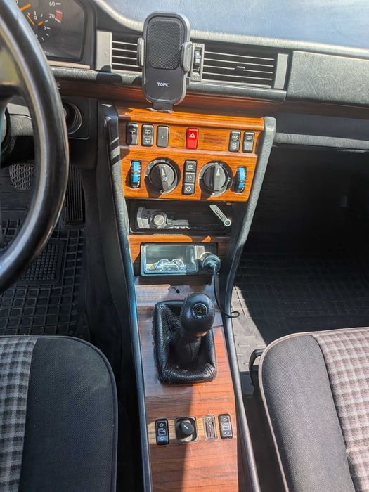 Mercedes-Benz E-Class 1993 VIN WDB1240881F267553 фото оголошення 13 з 21