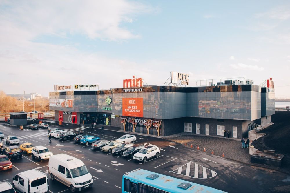 Оренда комерційного приміщення 60 кв м. М.Харківська. Вул. Бажана, 40