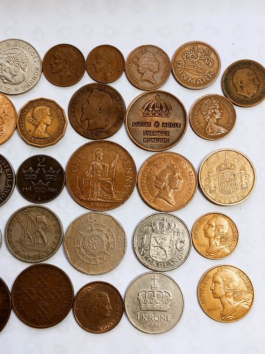 Пиратские монеты с 1880года.Парусники,королевы,короли,корабли