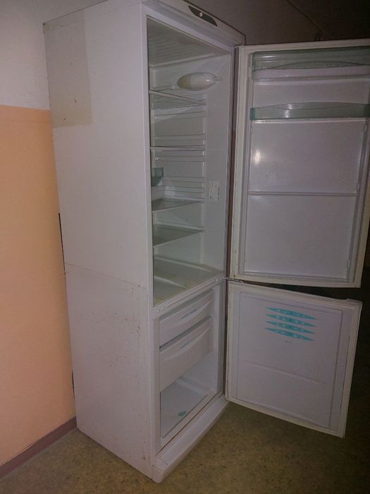 Продам холодильник Stinol