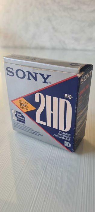 Conjunto de 8 Disquetes SONY 3"1/2 (3,5'') na Caixa Vintage com Oferta