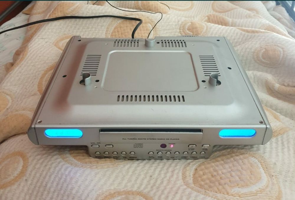 Aparelhagem com Lanterna Rádio mas o CD deixou tocar so roda