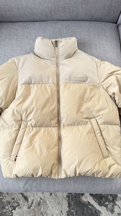 Продам пуховік Tommy Hilfiger