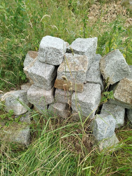Kostka granitowa duża 20×20×18 i nie uzywana