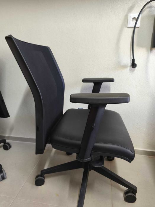 Cadeira de escritório ergonómica ajustável Belone - OPORTUNIDADE