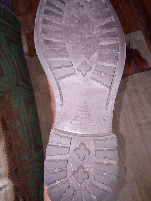 Продам чоловічі черевики