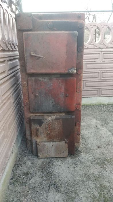 Котел чугунний продам