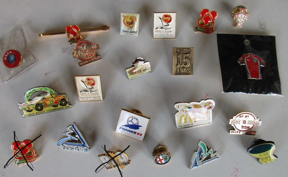 Pins - - - - - Publicitários