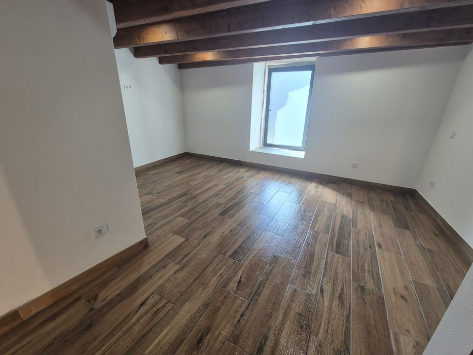 Moradia em pedra renovada T2/ 2 T1 Investimento ou Habitação (Gerês)