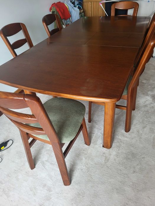 Conjunto Mesa + 8 Cadeiras — usado, em excelente estado!