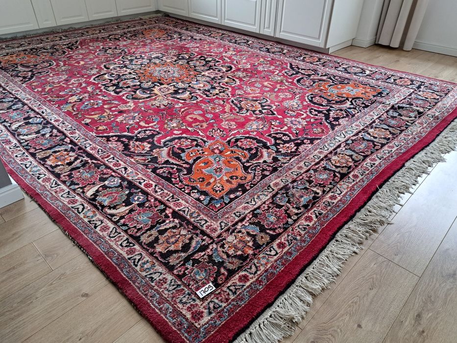 Cudny Perski dywan z Iranu Isfahan 290x420cm ręcznie tkany wełniany.