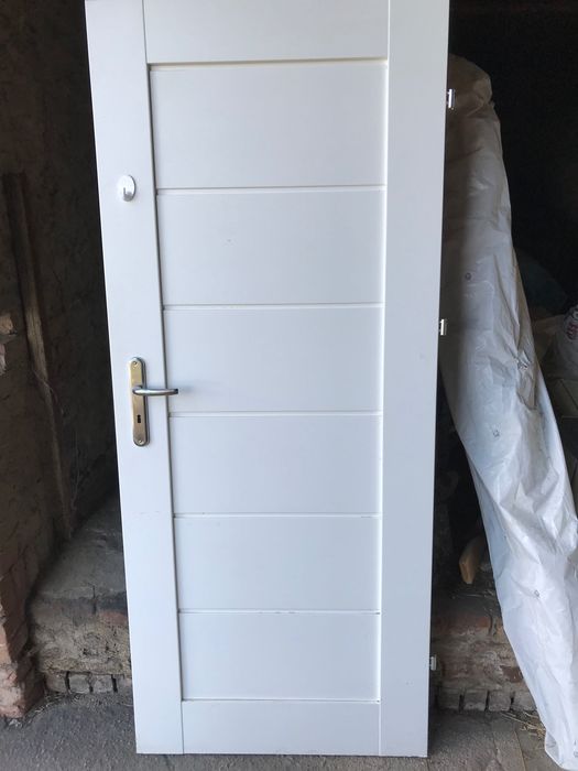 Drzwi prawo stronne 80