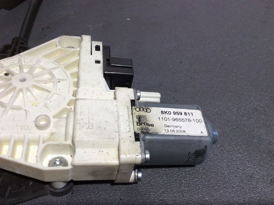 Elevador Trás Esquerdo Audi A4 ano 2009  8K0959811  8K0839461