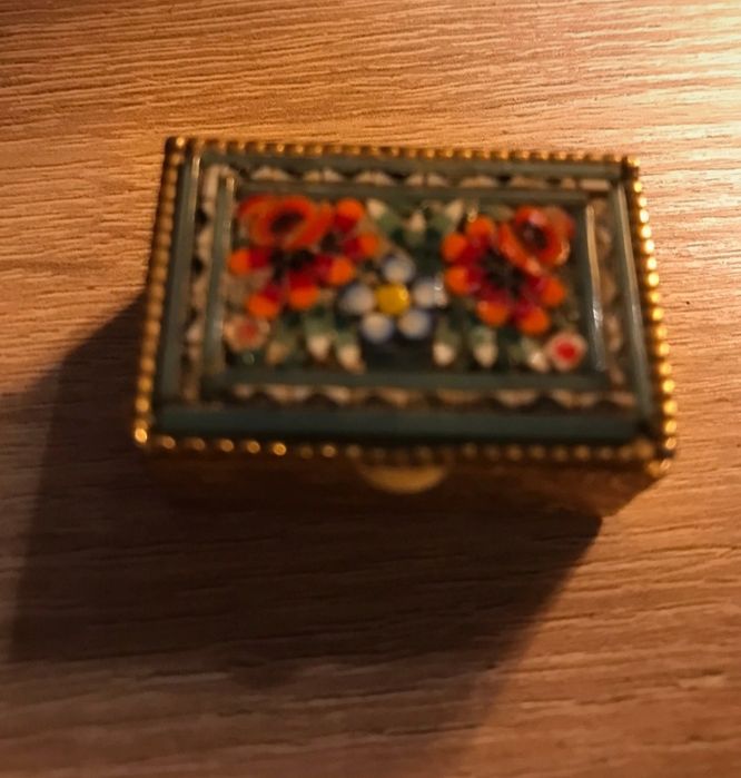 Mini szkatułeczka pozłacana