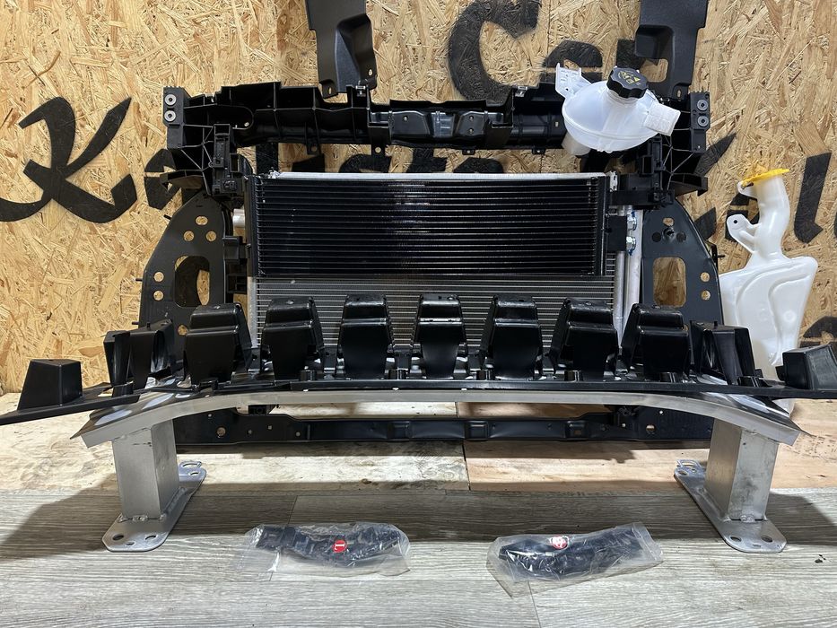 Радиатор охлаждения Jeep Compass