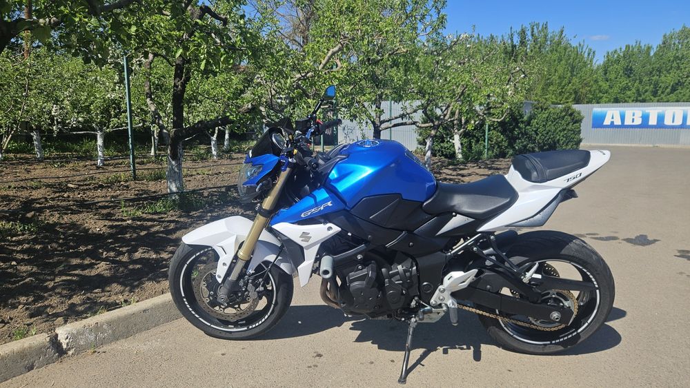Продам Suzuki GSR-750S