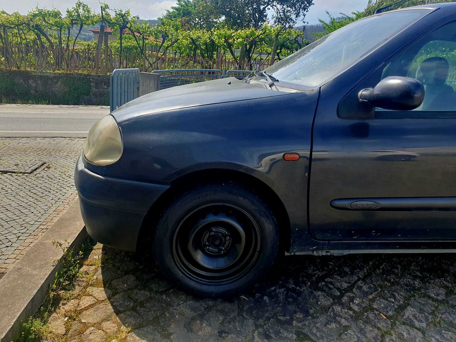 Renault clio 1.2 Ano 2000/12.  280 mil quilómetros