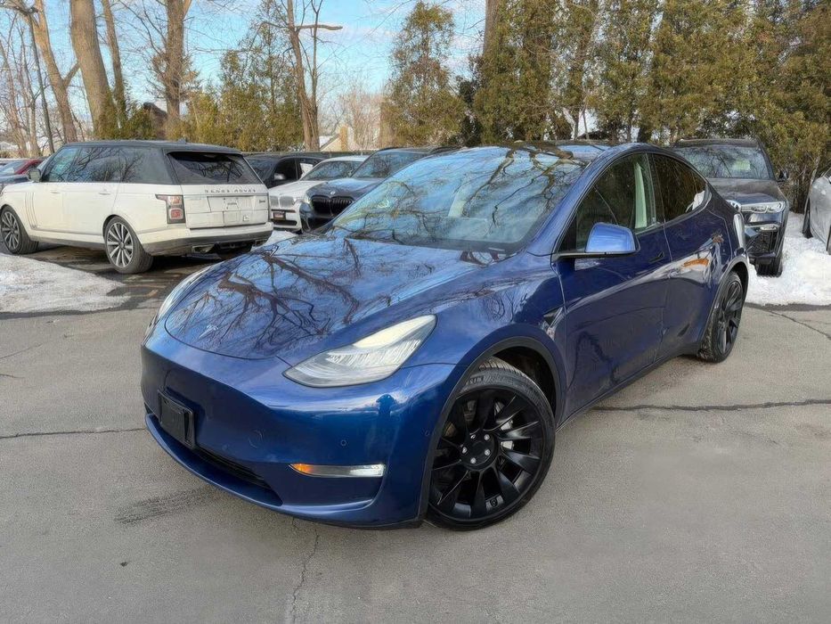 Tesla Model Y Long Range      2020