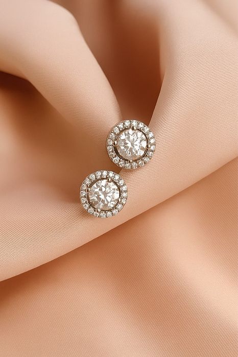 Нежные серебряные сережки с бриллиантами муассанитами