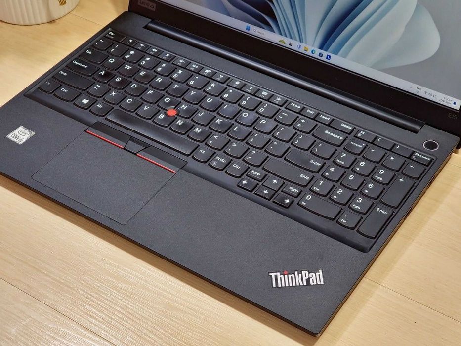 Lenovo Octacore 15.6" i5/16GB/385Nvme classe Profissional