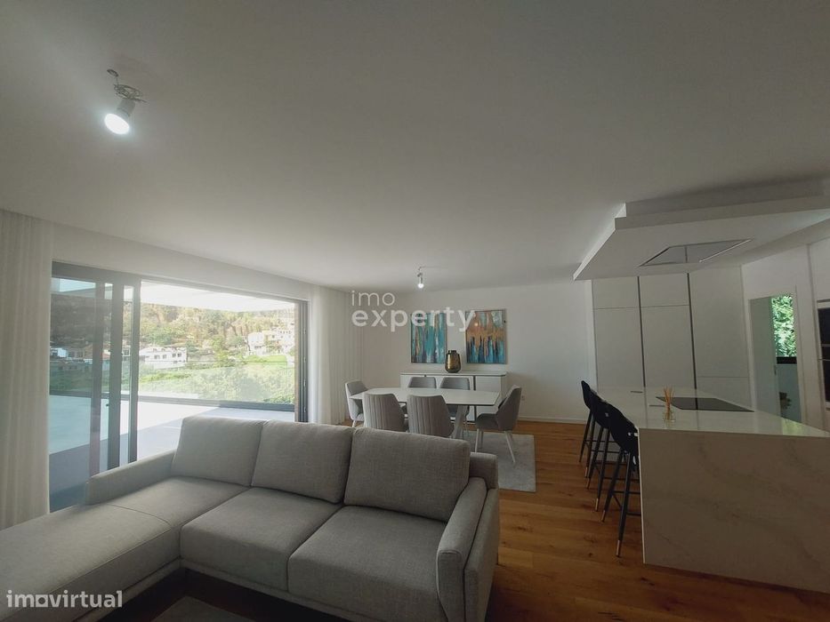 Penthouse Duplex T6 com Piscina no Funchal, Madeira