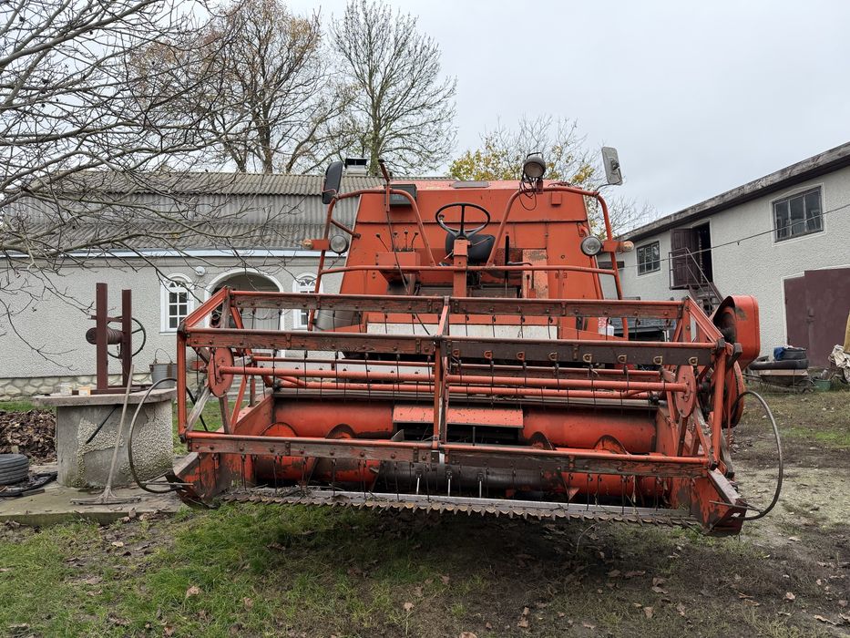 Продам комбайн FAHR M750