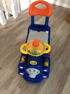 Comboio de passeio Chicco.