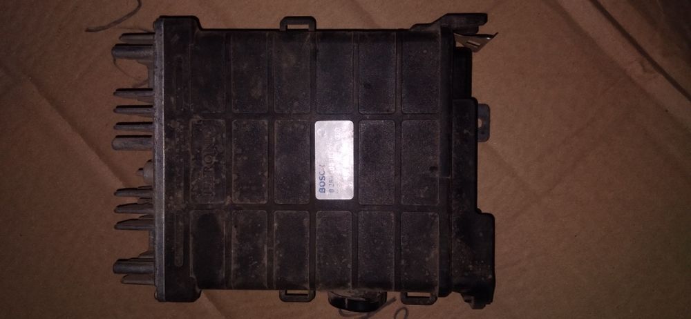 Блок управління двигуном 2.3 ауді 100