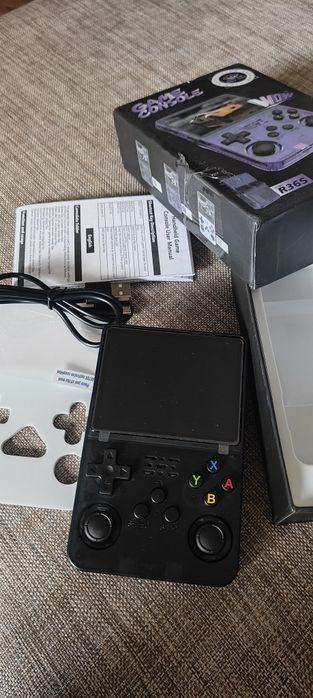 Портативна ретро ігрова приставка Game Console R36S. 64 Gb