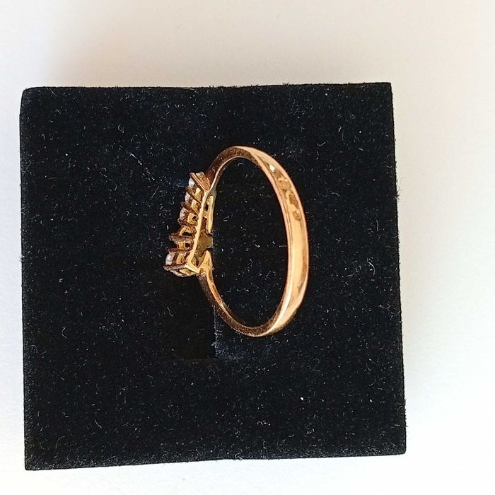 Anel em Ouro 19.2 Kt com 3 Safiras e 4 Diamantes