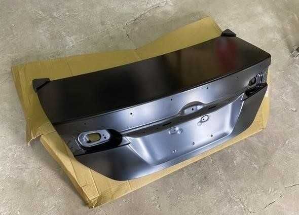 Кришка багажника Toyota Camry 50 55 USA Кришка багажника кемрі 16-