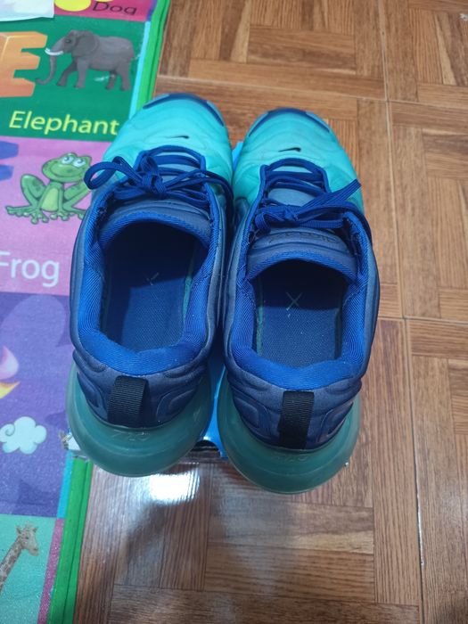 Nike Air Max 720... azul marinho/floresta/royal
Tamanho... EUR (46) / UK (11)
