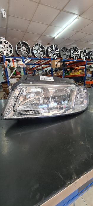 Farol principal audi a4 B5