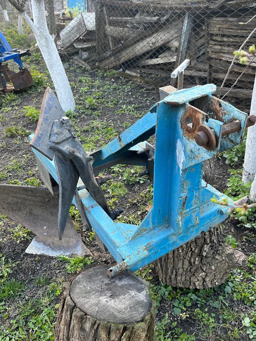 Плуг для трактора