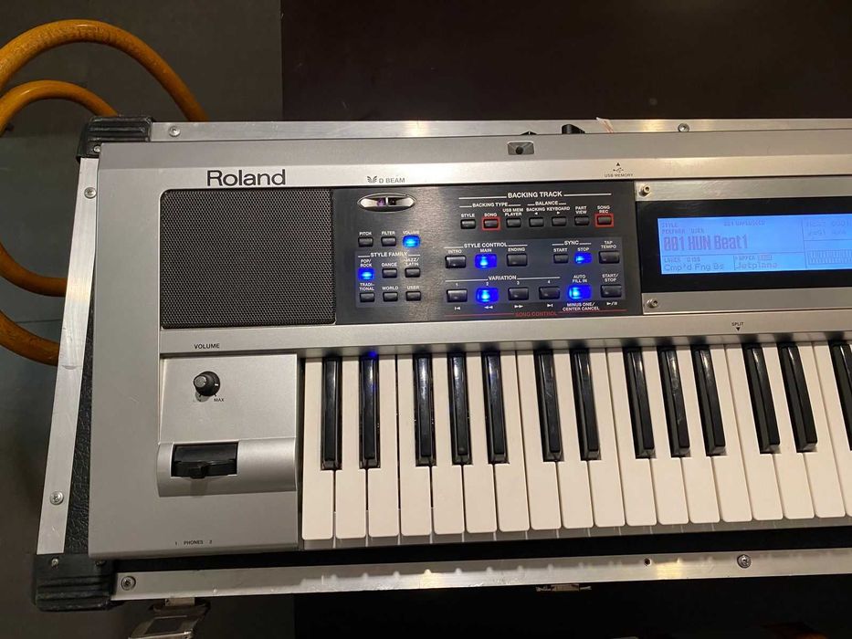 Roland Prelude, teclado arranjador profissional com estante e pedal