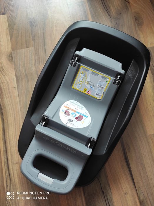 Foteliki Maxi Cosi z bazą family fix