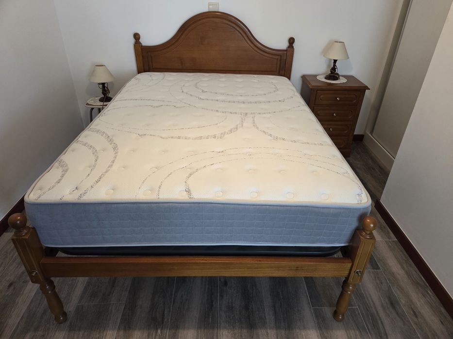 cama de casal em madeira completa