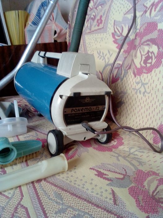 Продам Пылесос Ракета 7.