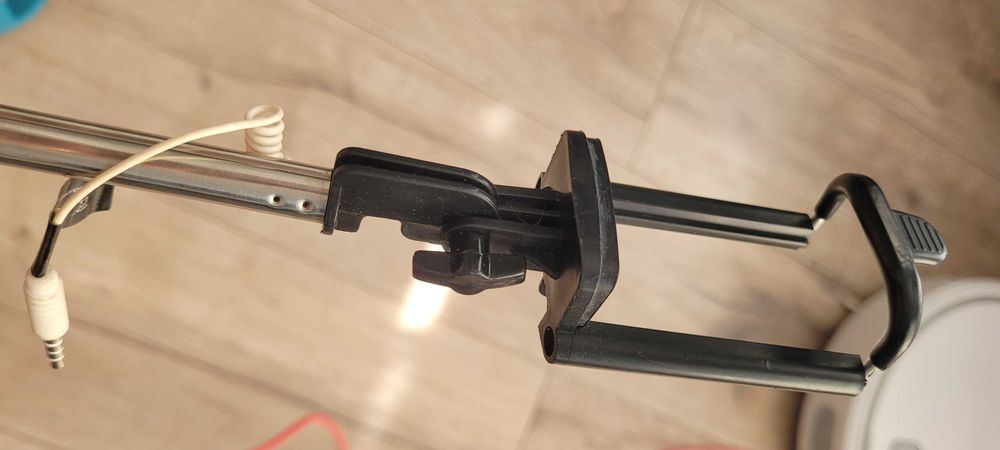 uchwyt selfie stick aux