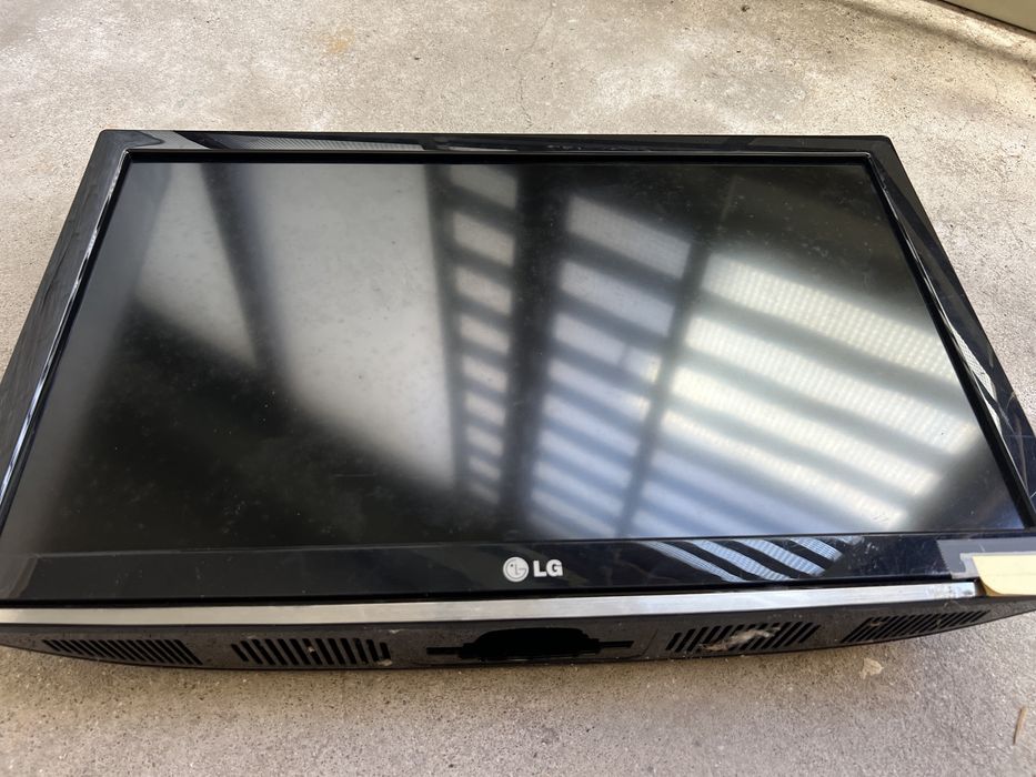 2 TVs LG 21,7” + Samsung 24” – 20€